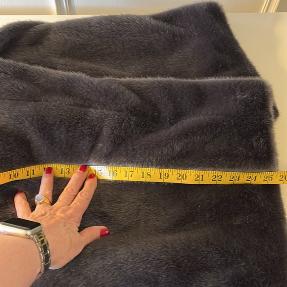 Vince Camuto faux fur jacket size small colour aubergine - Picture 4 of 12